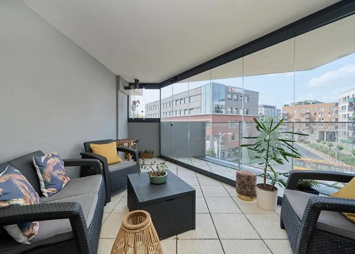 Spacious Apartment With Balcony Near The Slavic Hill Wroclaw By Renters Prestige