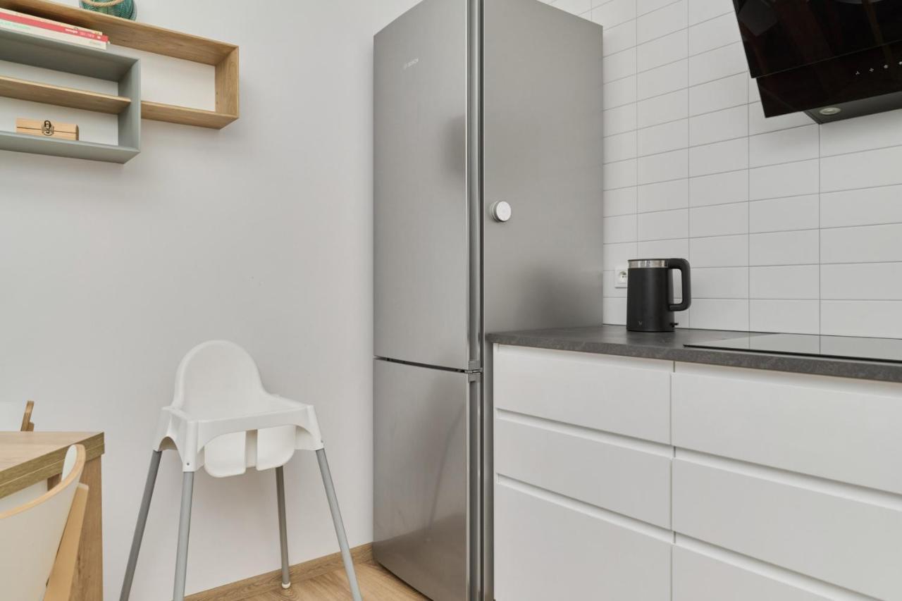 Spacious With Balcony Near The Slavic Hill By Renters Prestige Apartment *