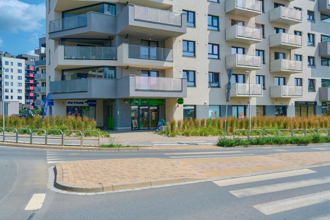 Spacious With Balcony Near The Slavic Hill By Renters Prestige Apartment *