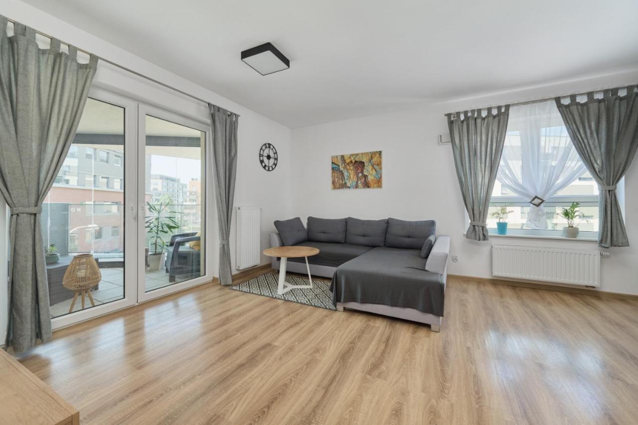 Apartment Spacious With Balcony Near The Slavic Hill By Renters Prestige Wroclaw