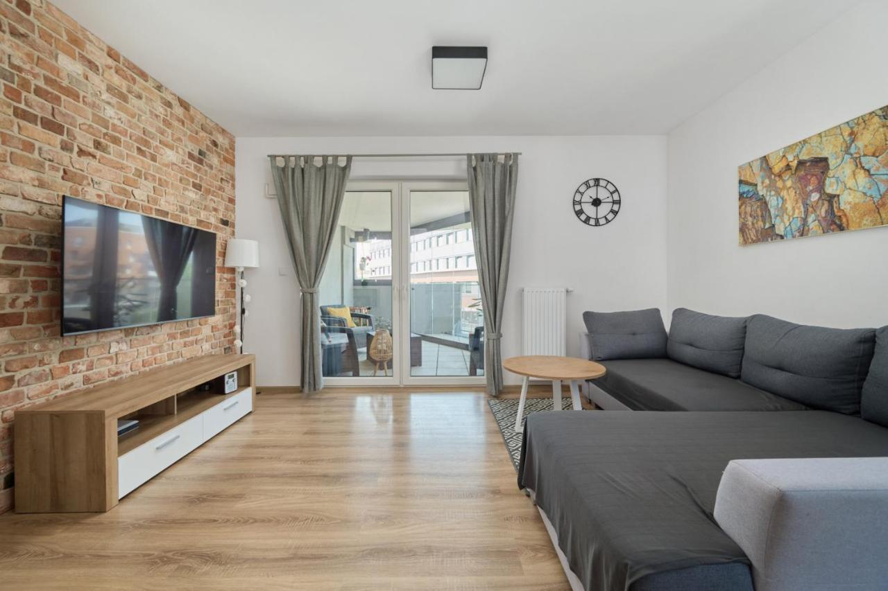 Apartment Spacious With Balcony Near The Slavic Hill By Renters Prestige *