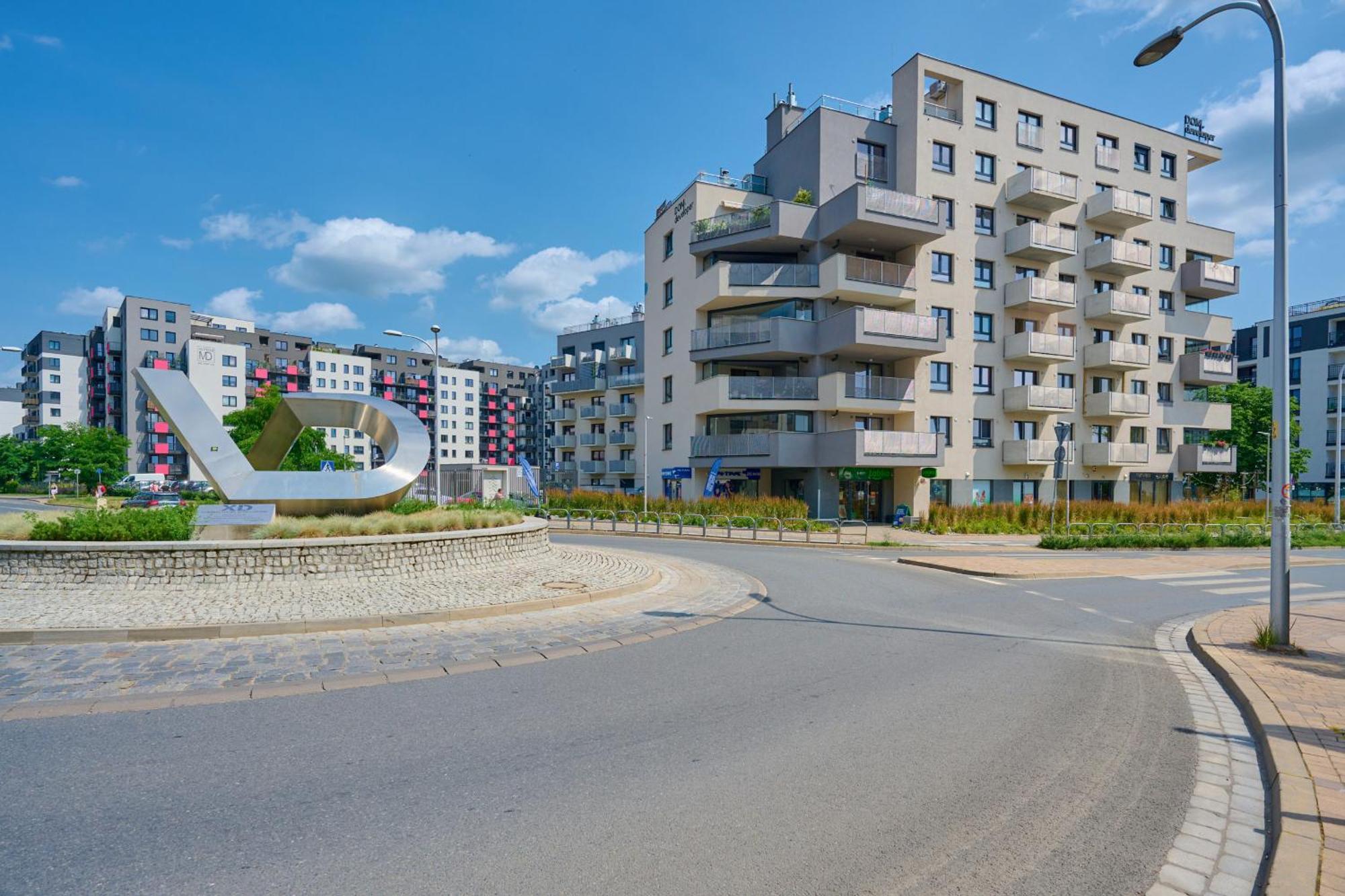 Apartment Spacious With Balcony Near The Slavic Hill By Renters Prestige *