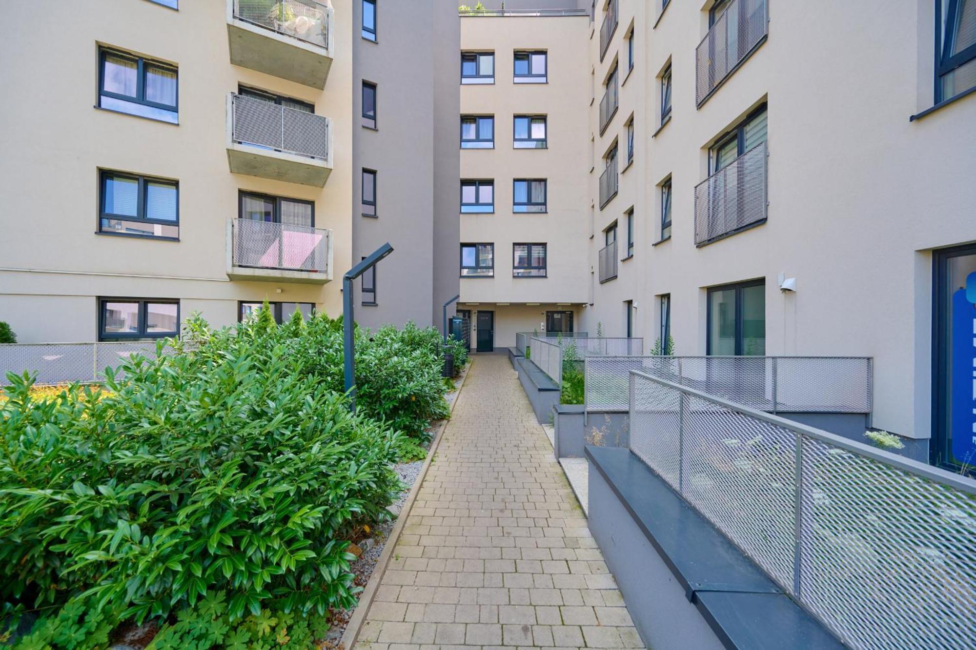 Apartment Spacious With Balcony Near The Slavic Hill By Renters Prestige Wroclaw